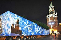 грузовик man привез кремлевскую елку
